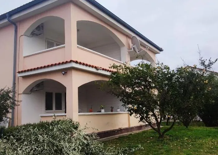 Ivanova Apartman Lopar